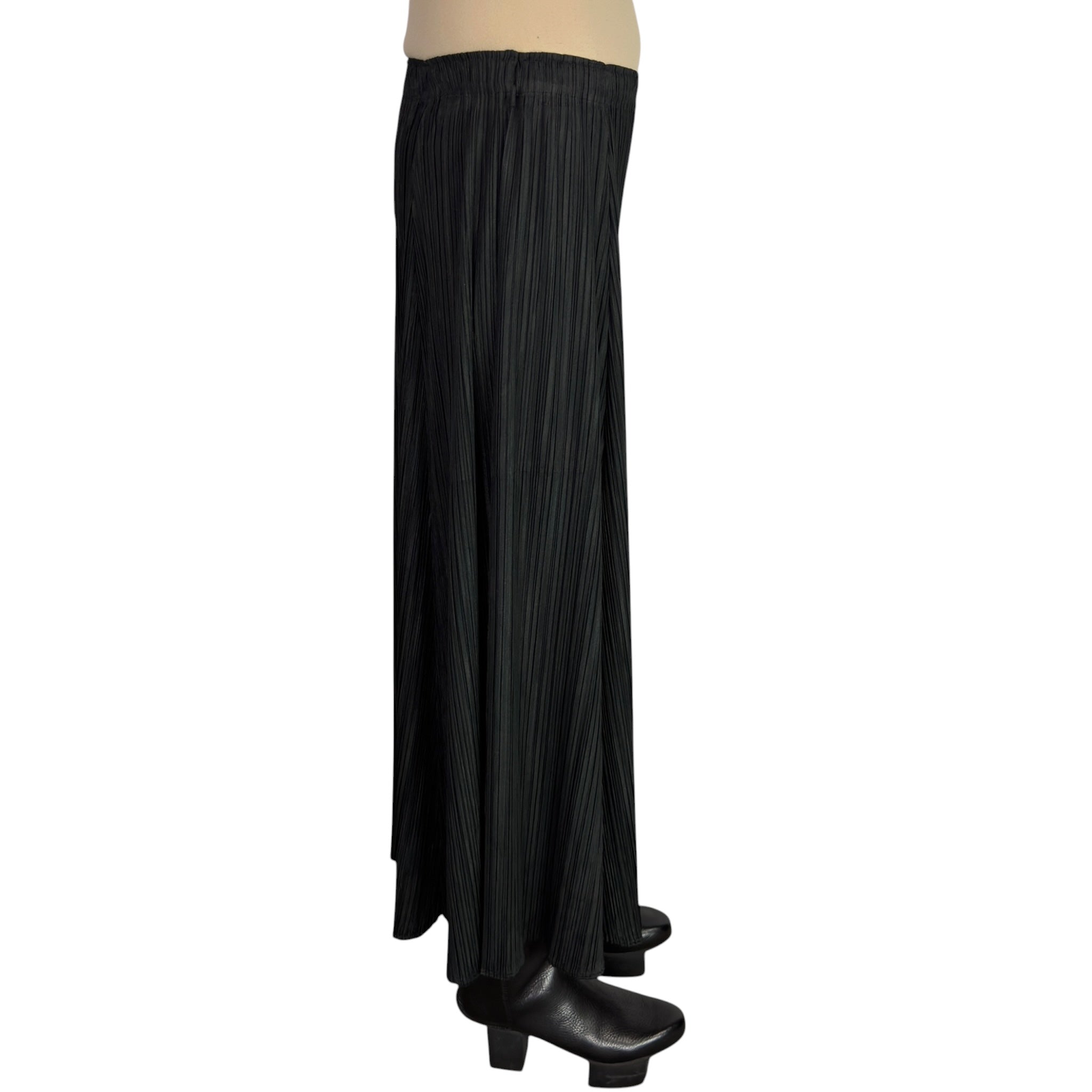 MELLOW PLEATS PANT – MIO