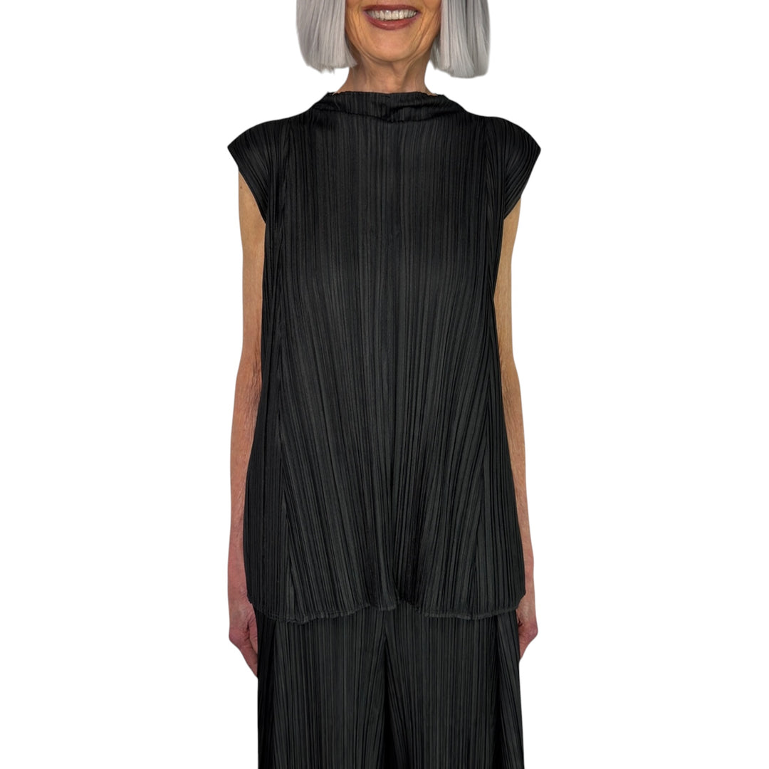 MELLOW PLEATS SLEEVELESS TOP