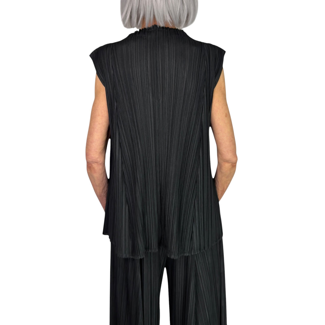MELLOW PLEATS SLEEVELESS TOP
