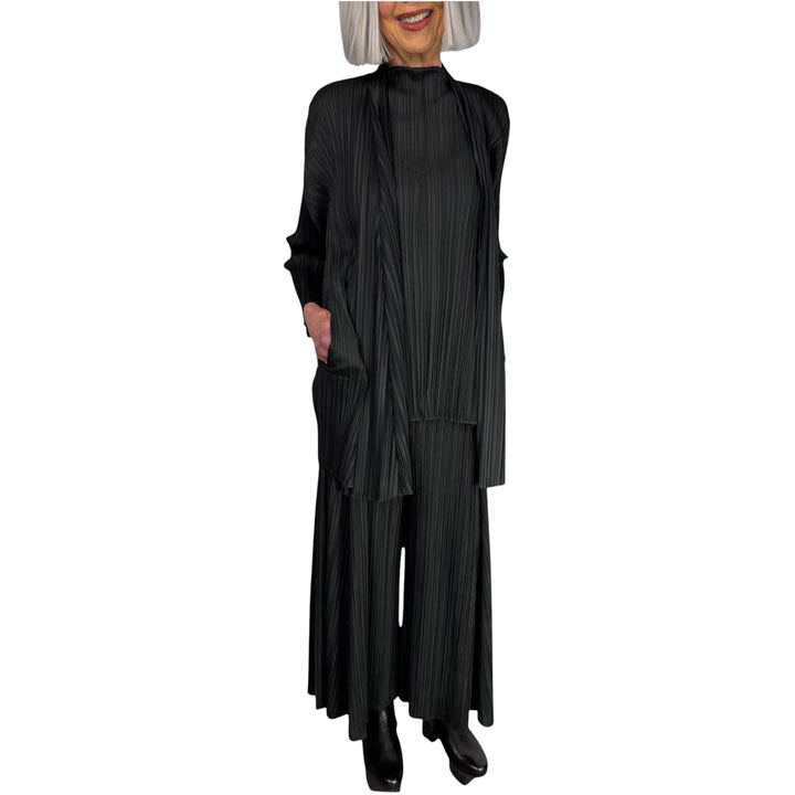 MELLOW PLEATS CARDIGAN