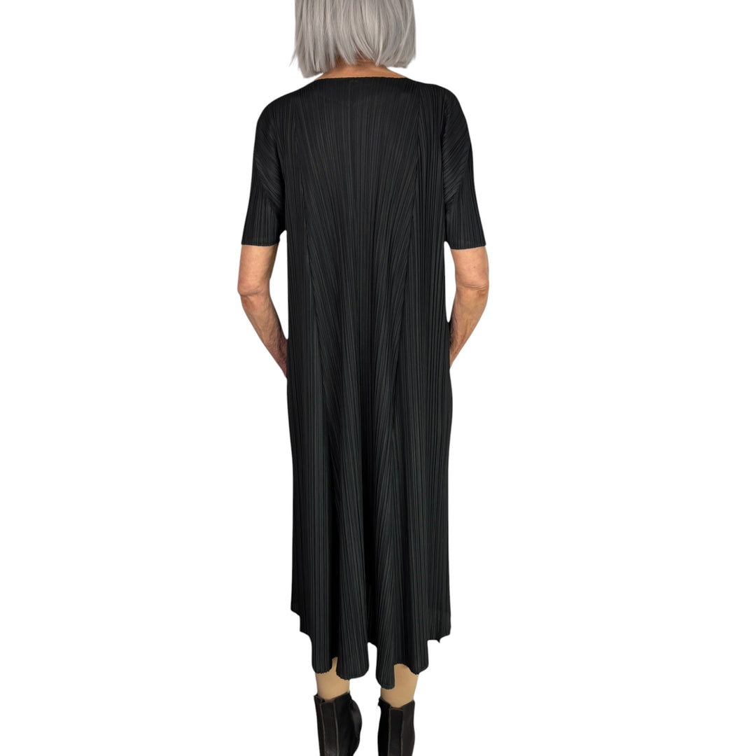 MELLOW PLEATS DRESS