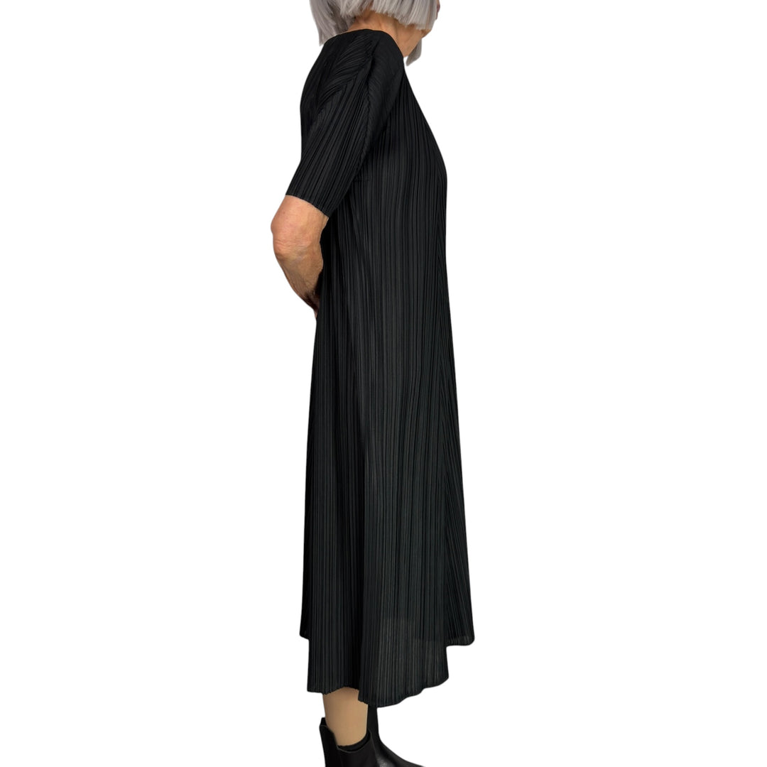 MELLOW PLEATS DRESS