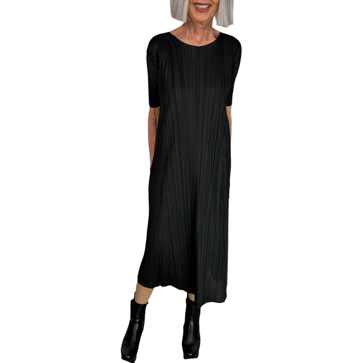MELLOW PLEATS DRESS