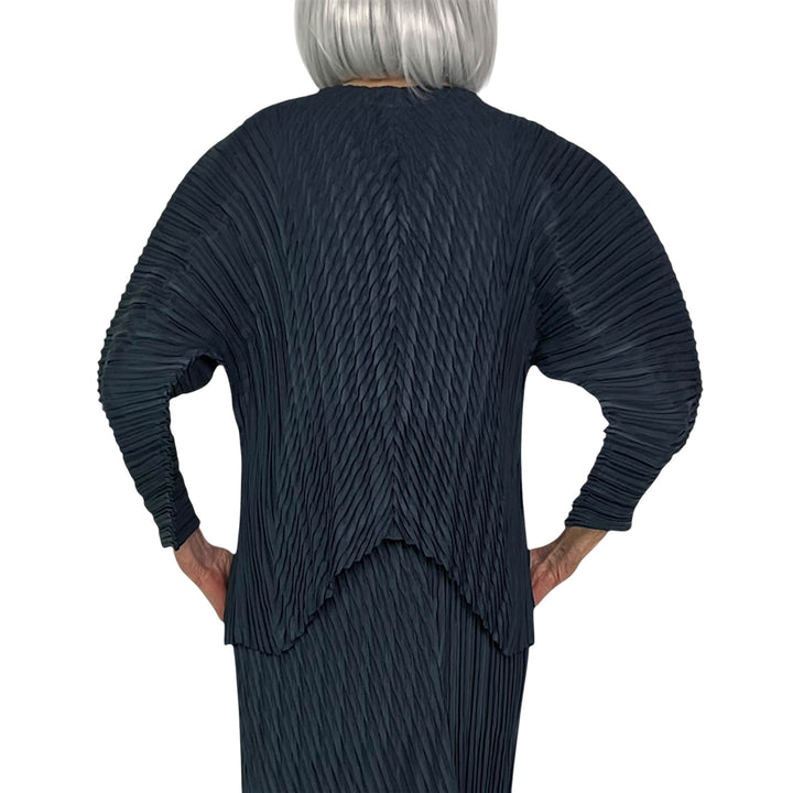 UNFURLING PLEATS JACKET