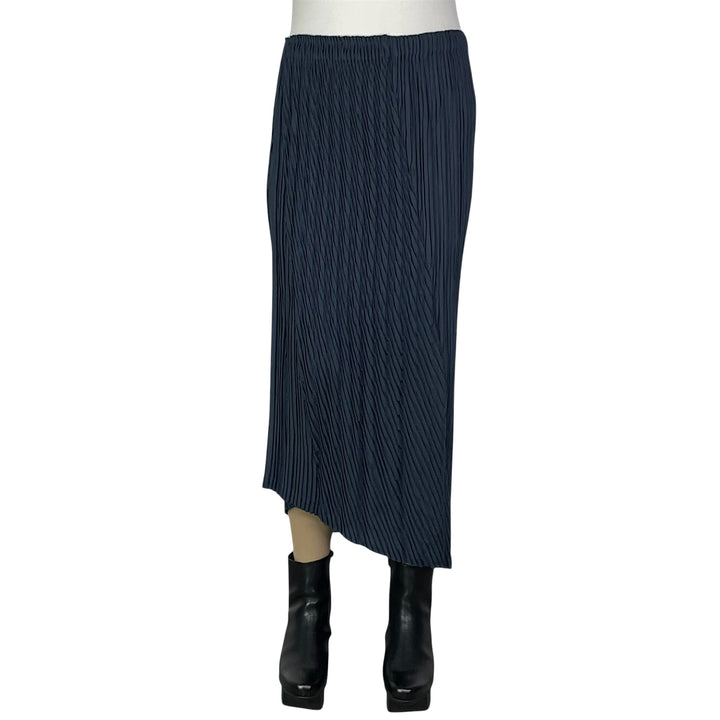 UNFURLING PLEATS SKIRT