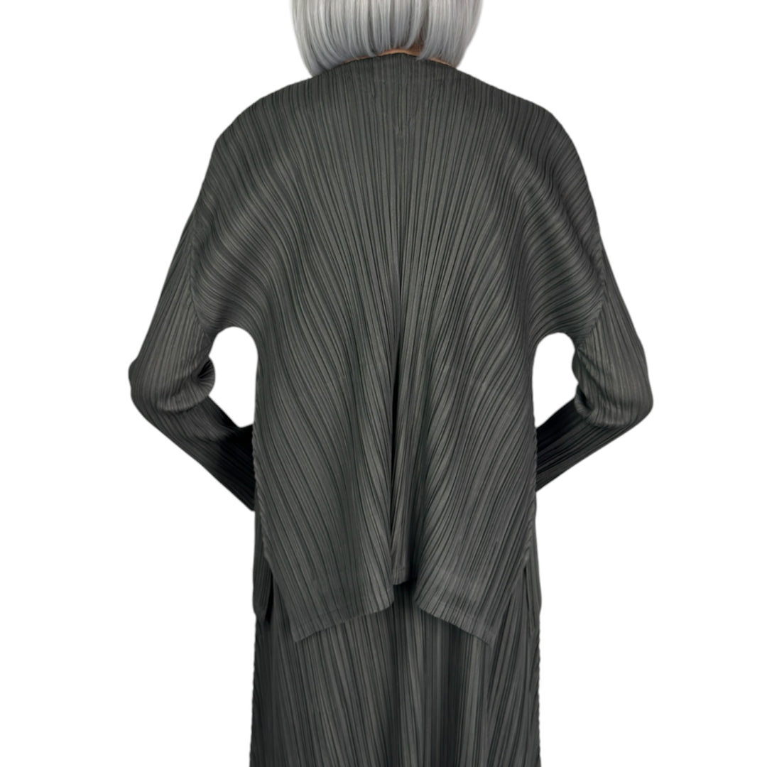 MELLOW PLEATS CARDIGAN