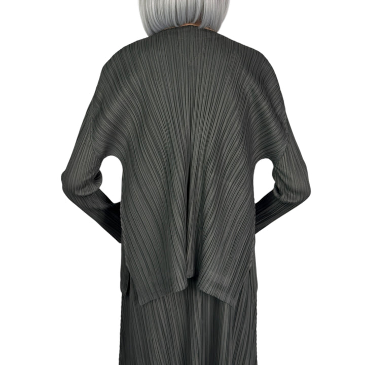 MELLOW PLEATS CARDIGAN