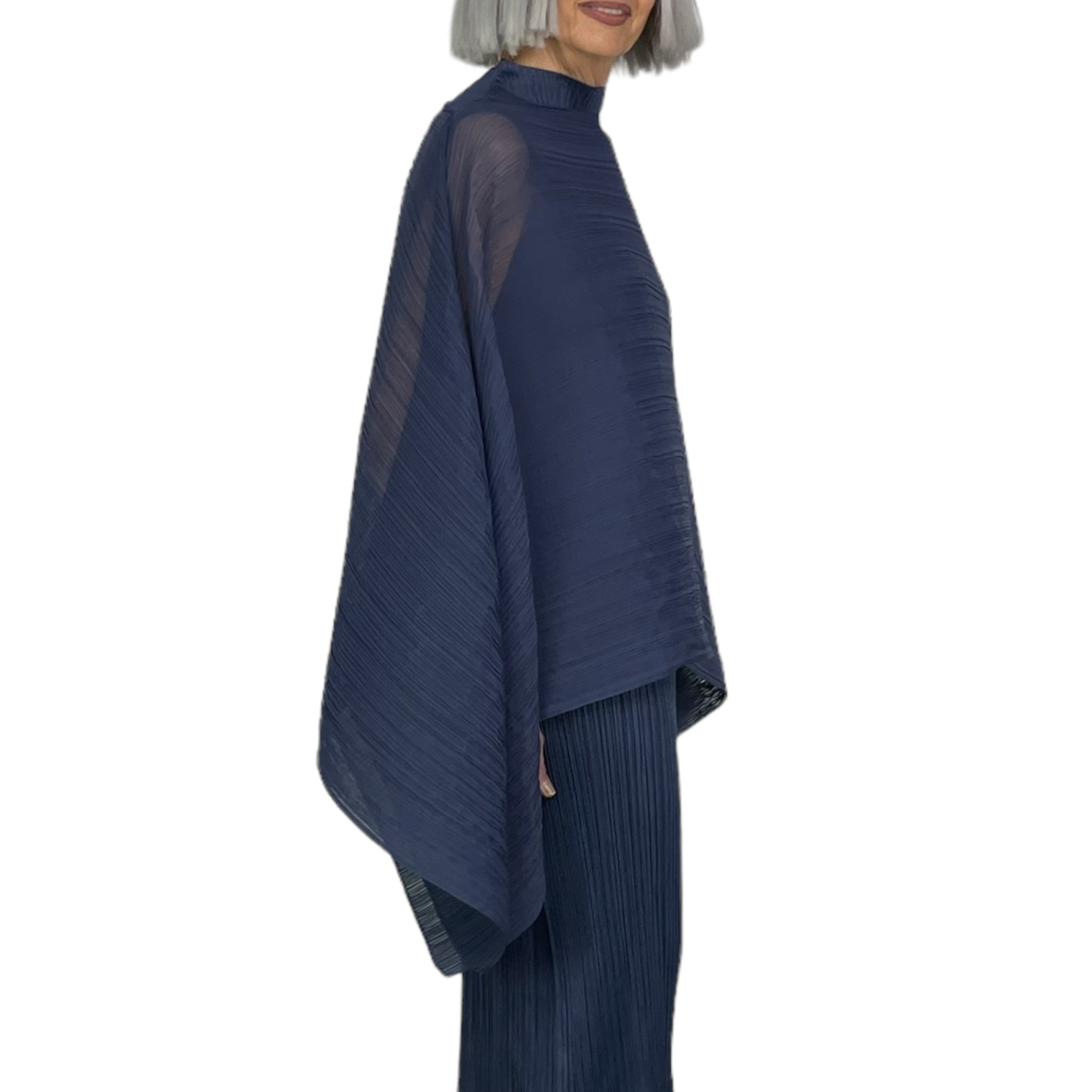 MADAME-T AUGUST – MIO