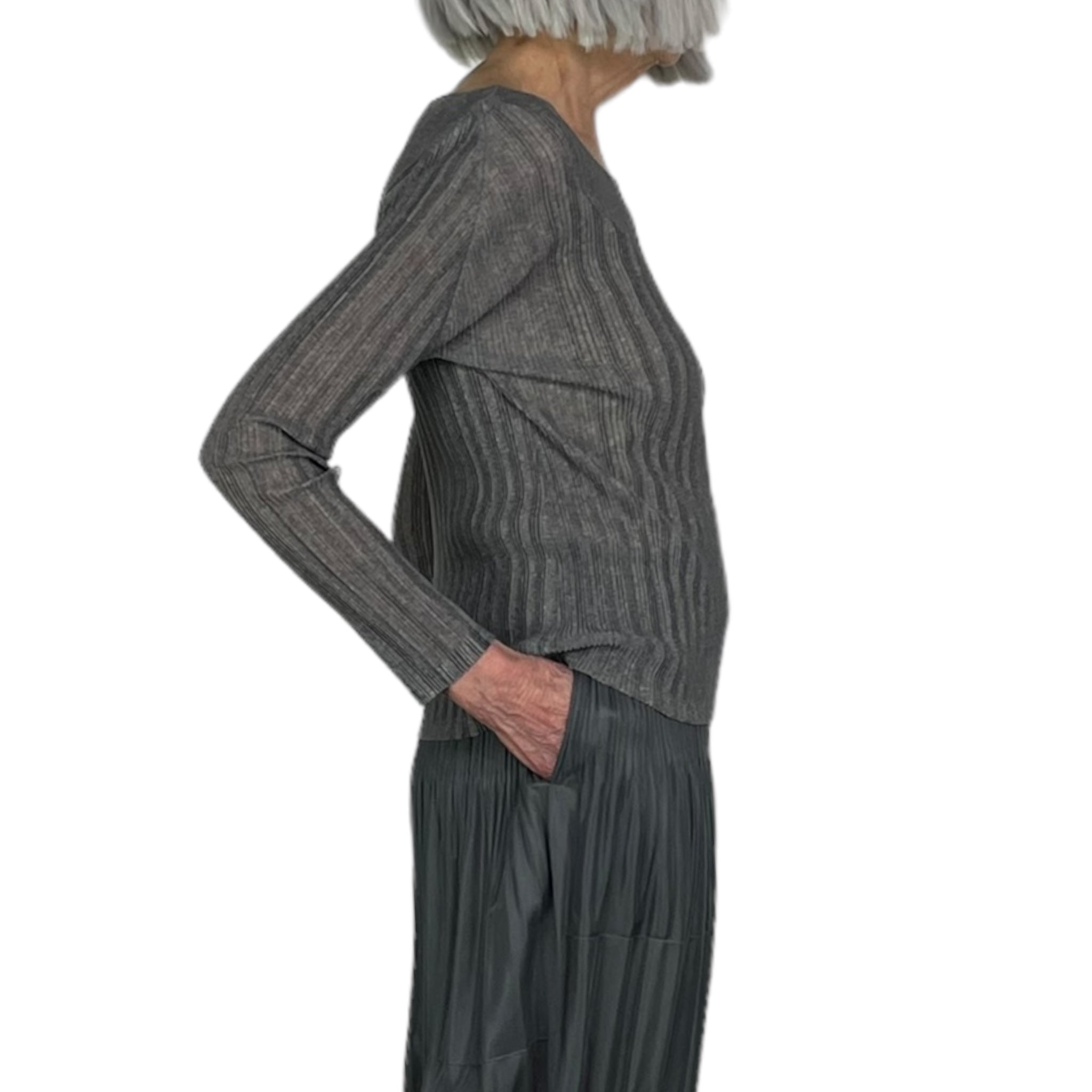 RIB PLEATS BASICS CREWNECK TOP – MIO