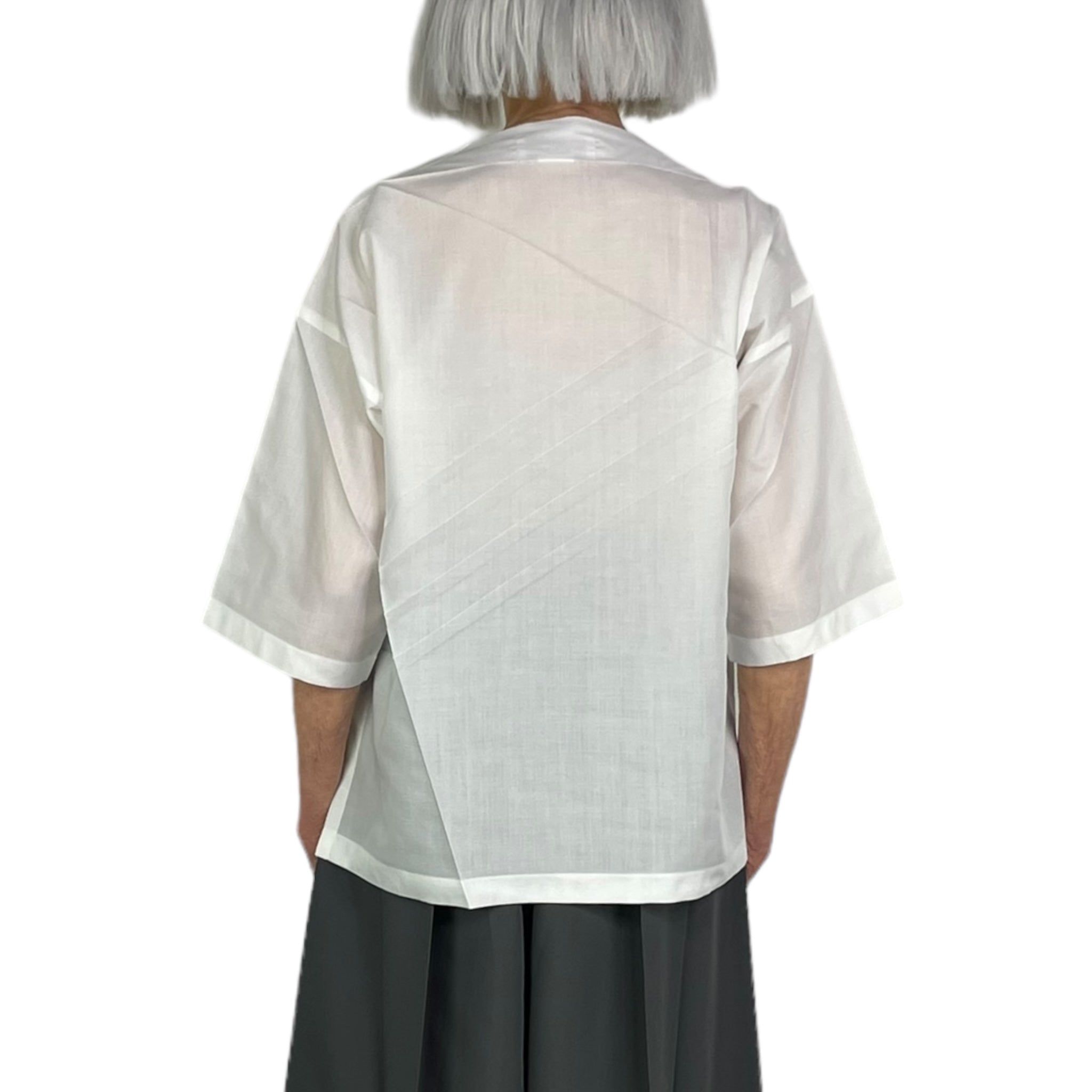 1325.ISSEY MIYAKE リネン混ボートネックフレンチスリーブトップス 1325.ISSEY MIYAKE リネン混ボートネックフレンチスリーブトップス