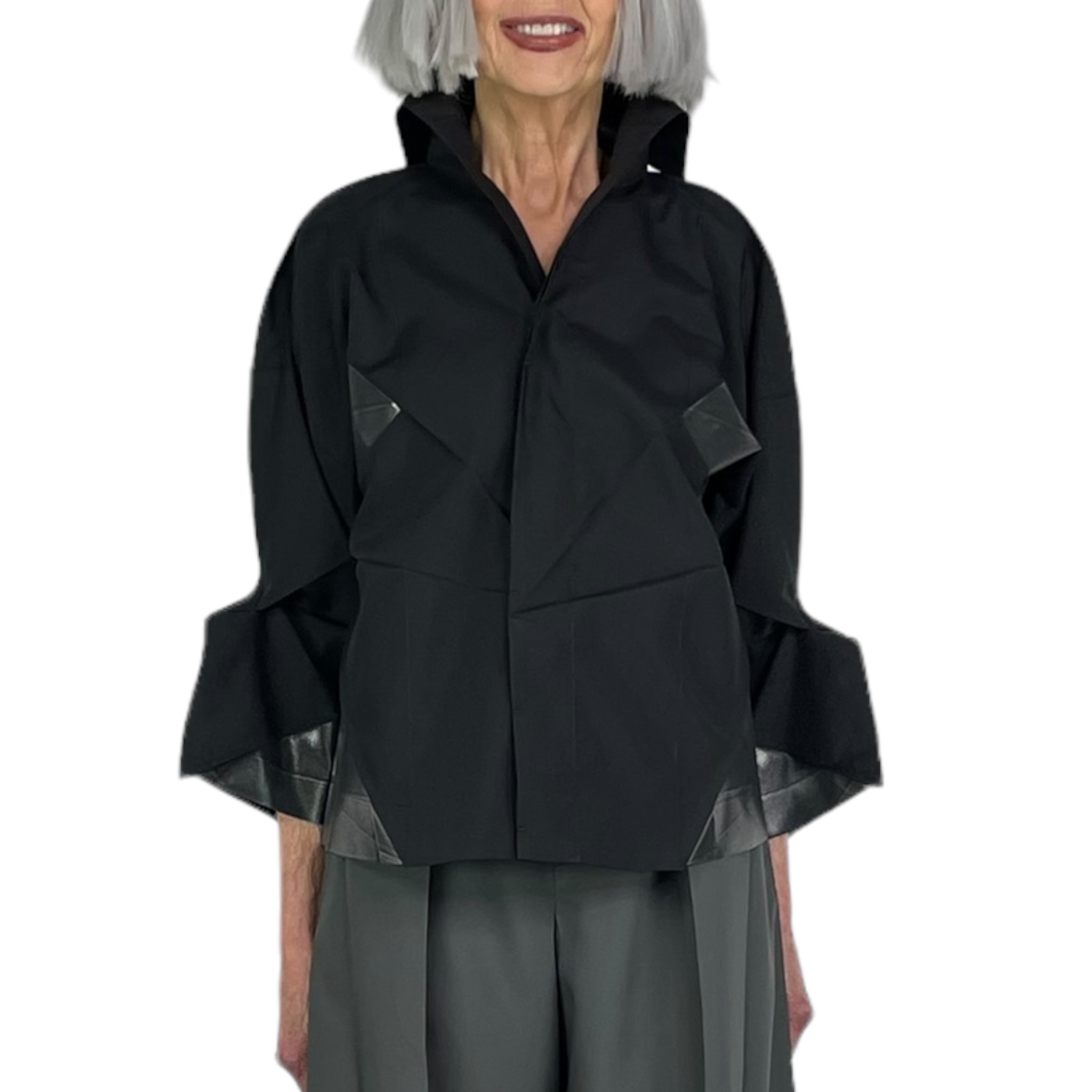 132 5. Issey Miyake – MIO 132 5. Issey Miyake – MIO