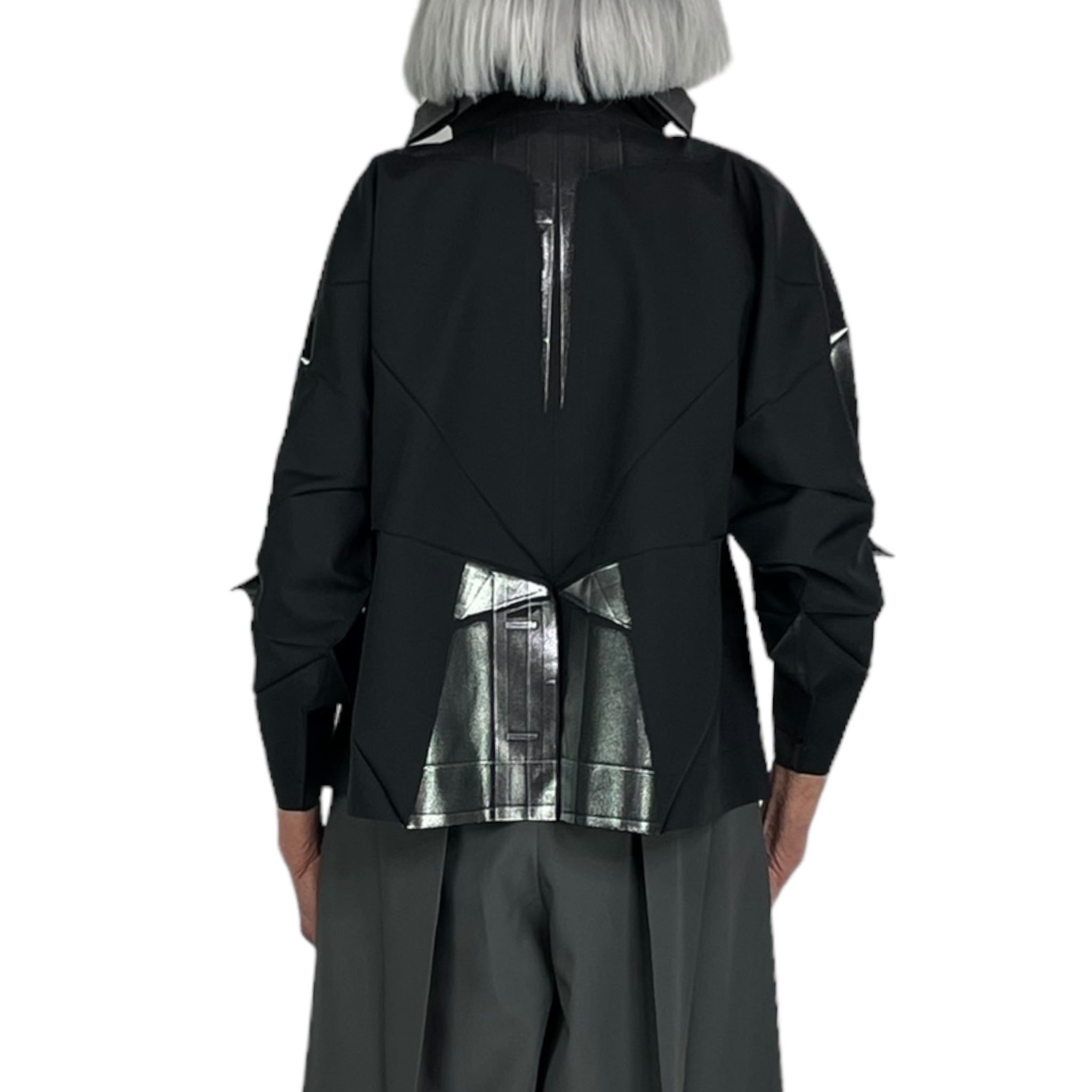 132 5. Issey Miyake – MIO 132 5. Issey Miyake – MIO