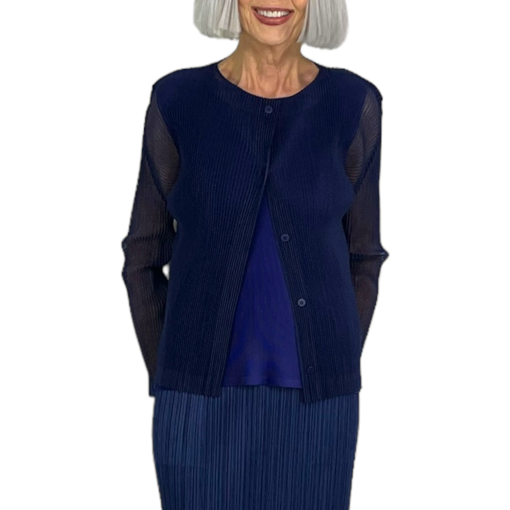 プリーツプリーズイッセイミヤケ　タタミ　TATAMI カーディガン　ベージュ Issey Miyake Pleats Please Tatami April Cardigan in Light Gray