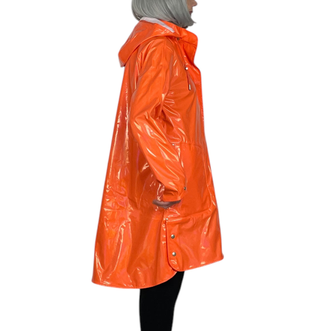PATENT RAINCOAT – MIO