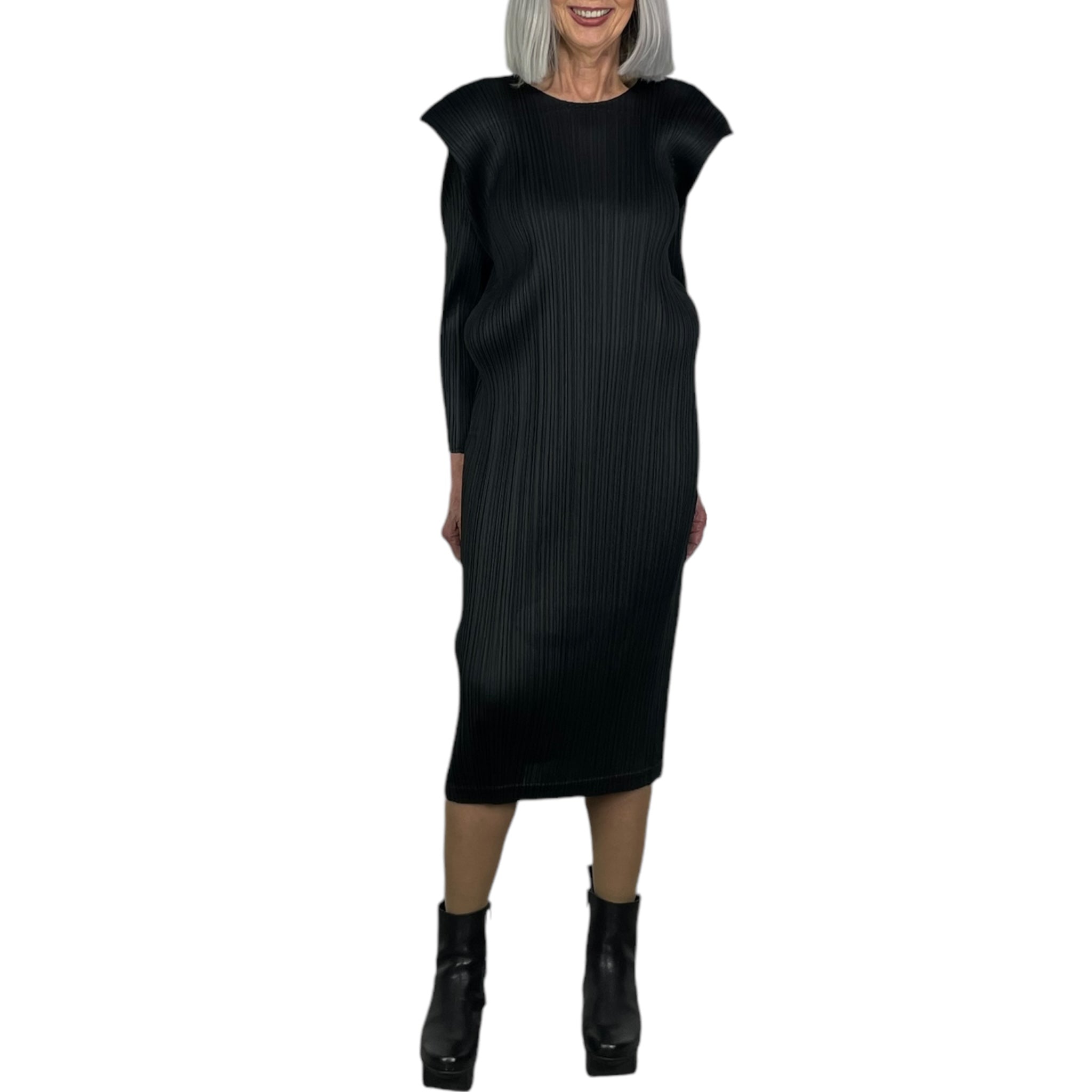 MONTHLY COLORS : SEPTEMBER – ISSEY MIYAKE ONLINE STORE