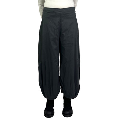 CURVED LEG PANT