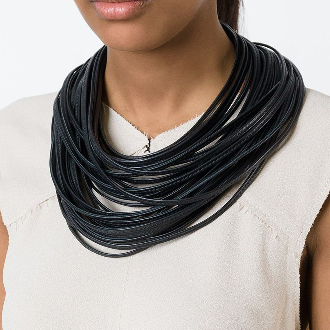 SHORT LEATHER STRAND NECKLACE