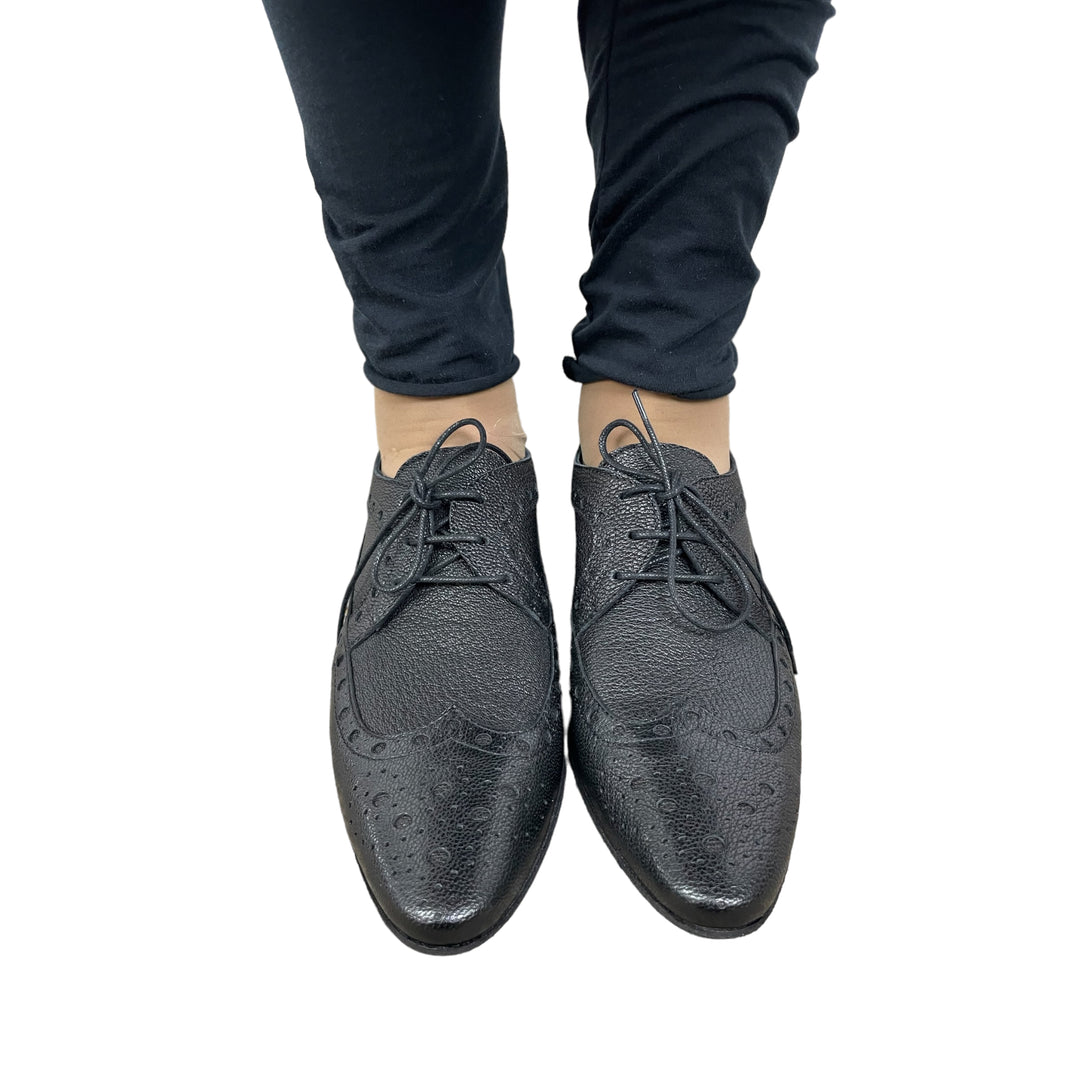 POINTED TOE OXFORD SHOE
